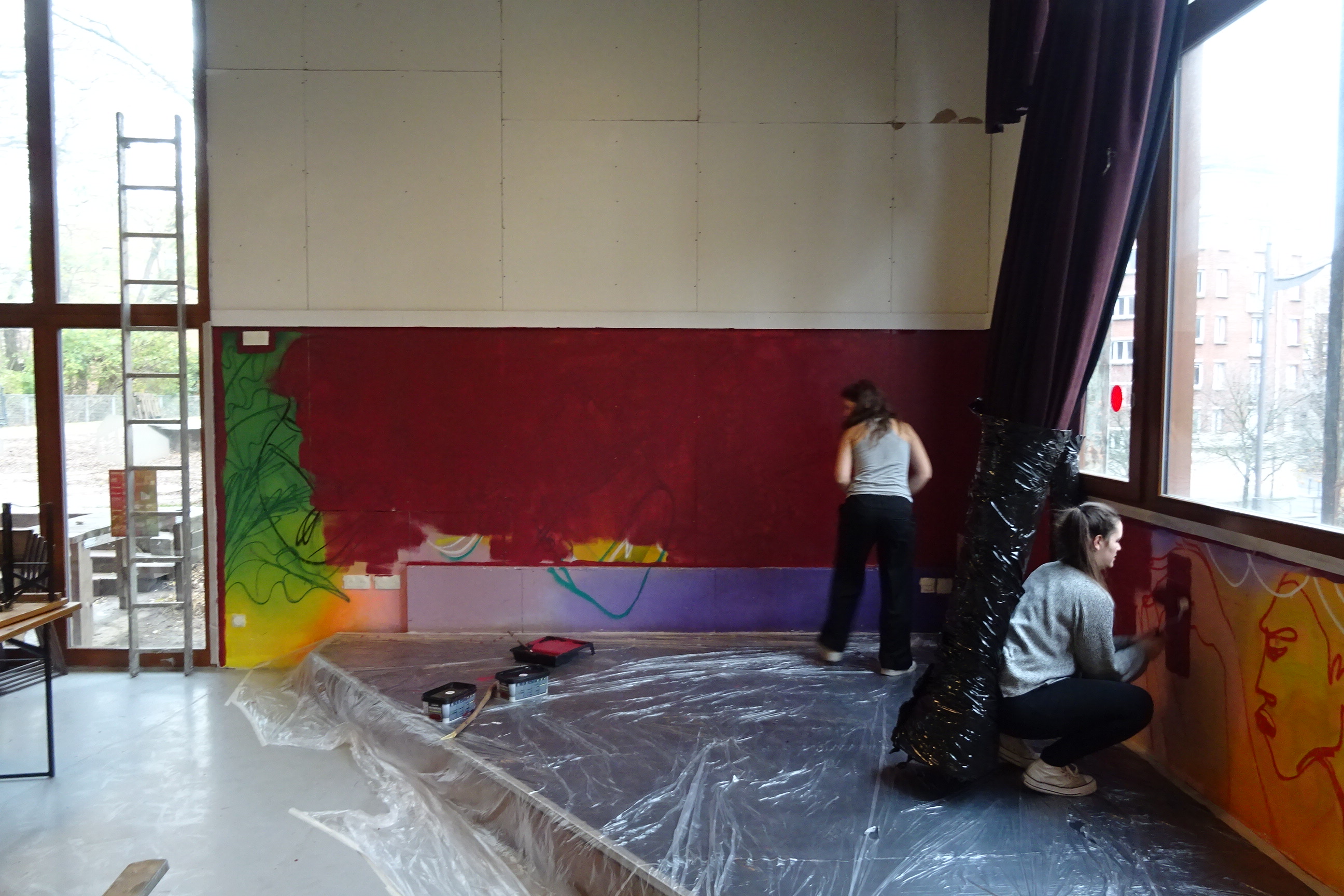 images/galerie_de_l_engagement/Collaborateurs lors d_une action renovation bricolage5.jpg