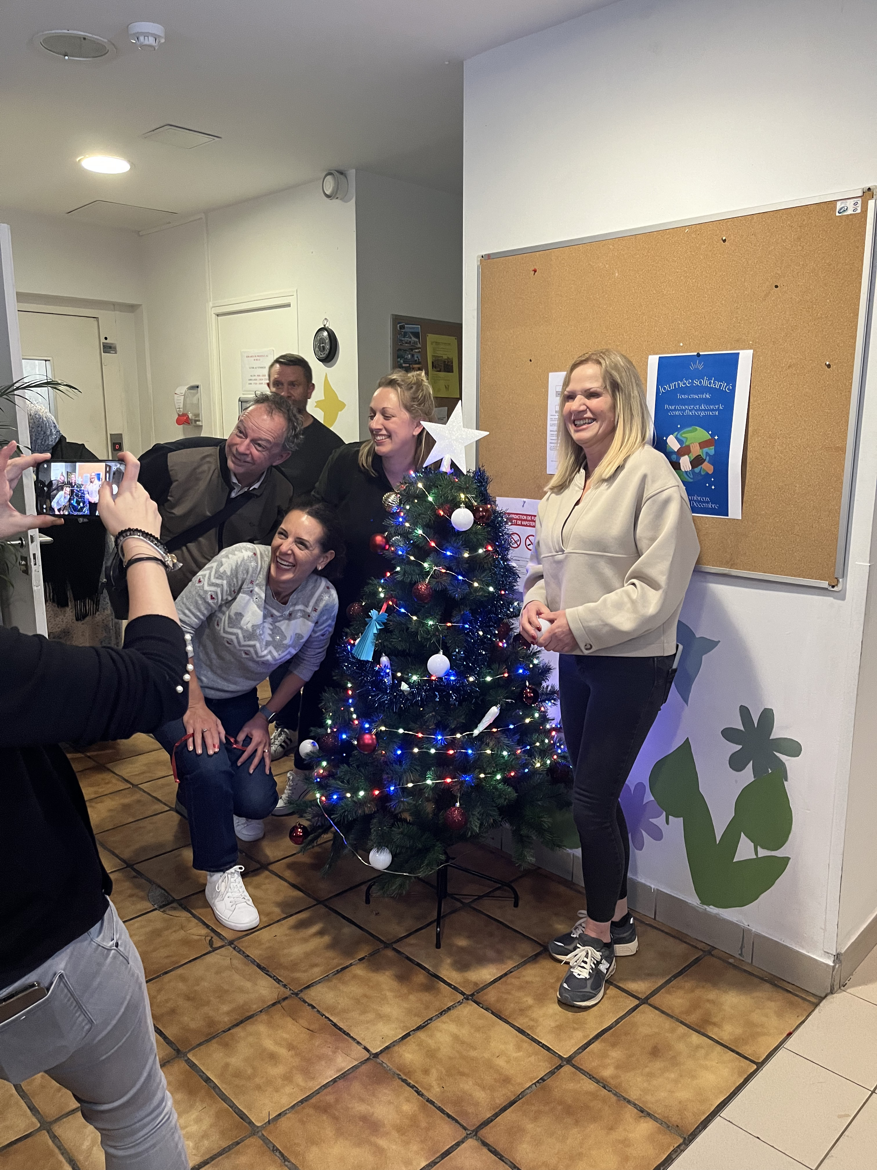 Collaboratrices lors dune action pour Noel 1