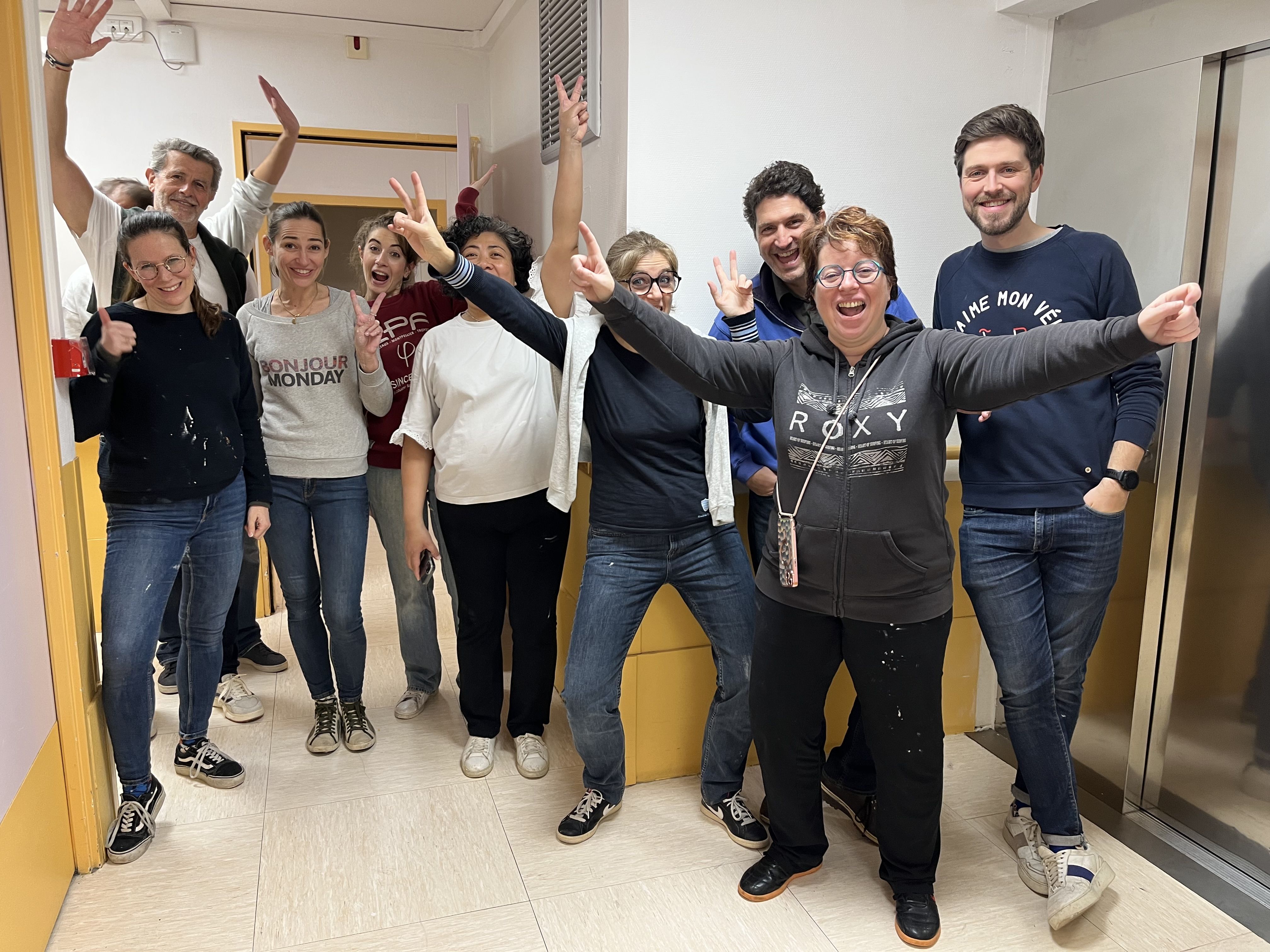 Collaborateurs lors d_une action renovation bricolage2
