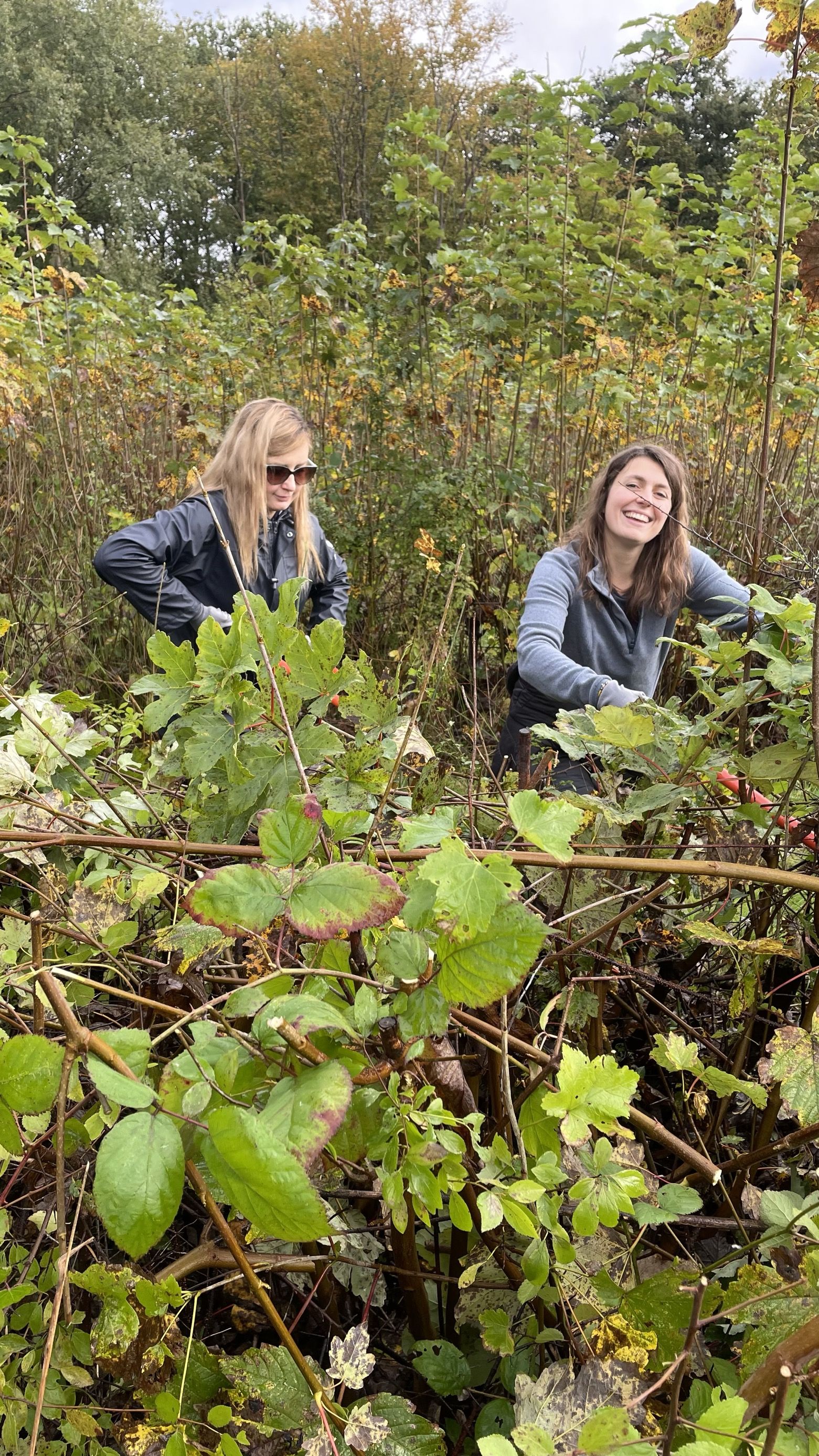 Collaboratrices lors d_une action de jardinage3