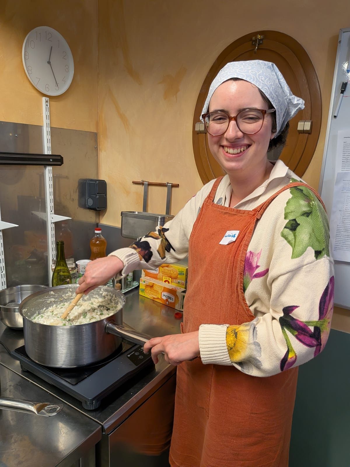 collaboratrice lors dune action cuisine2