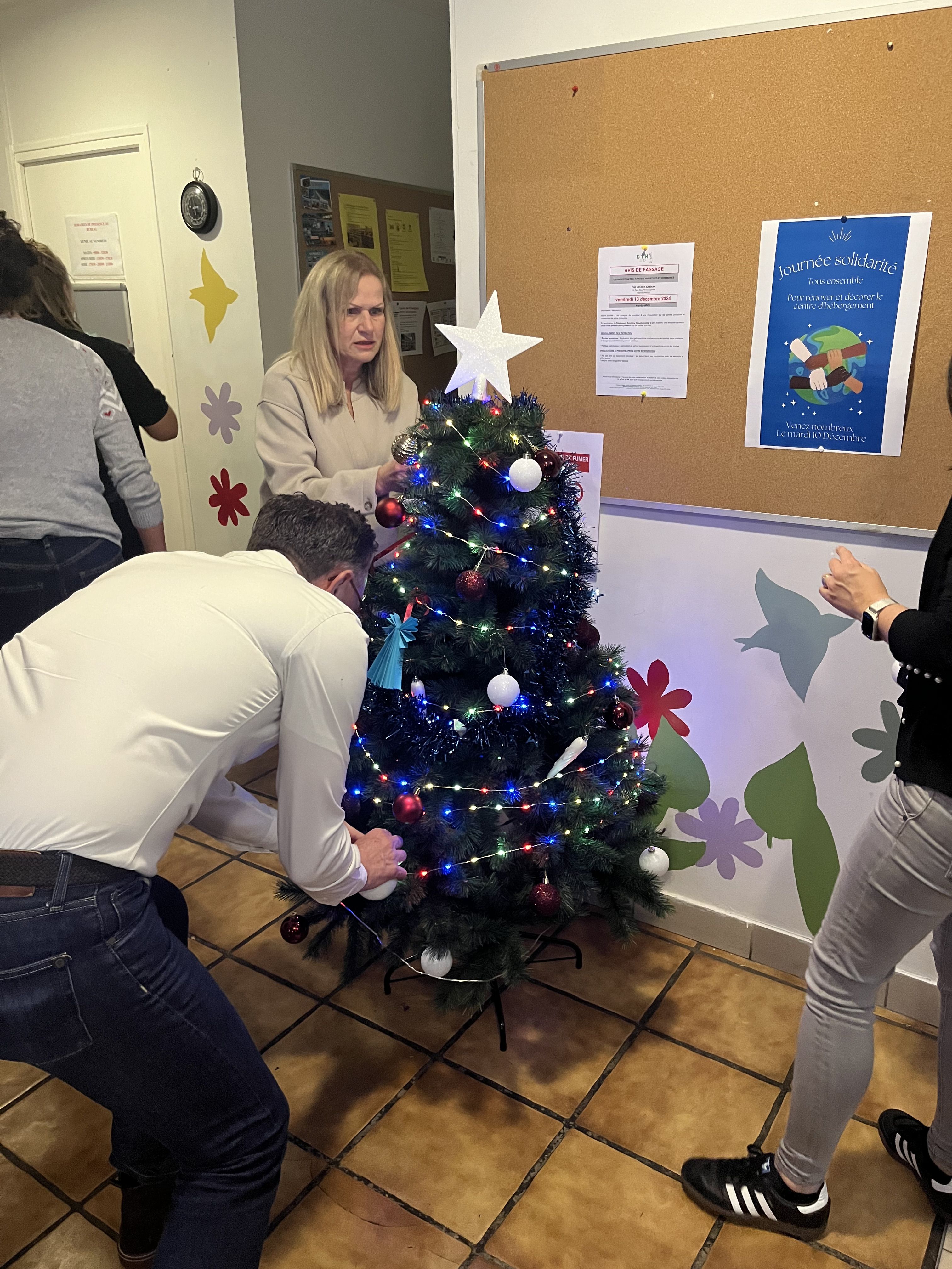 Collaboratrices lors dune action pour Noel