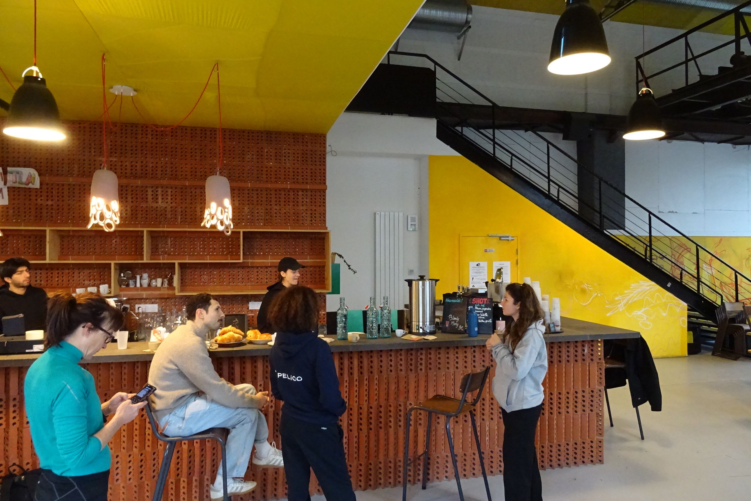 Collaborateurs lors d_une action renovation bricolage3