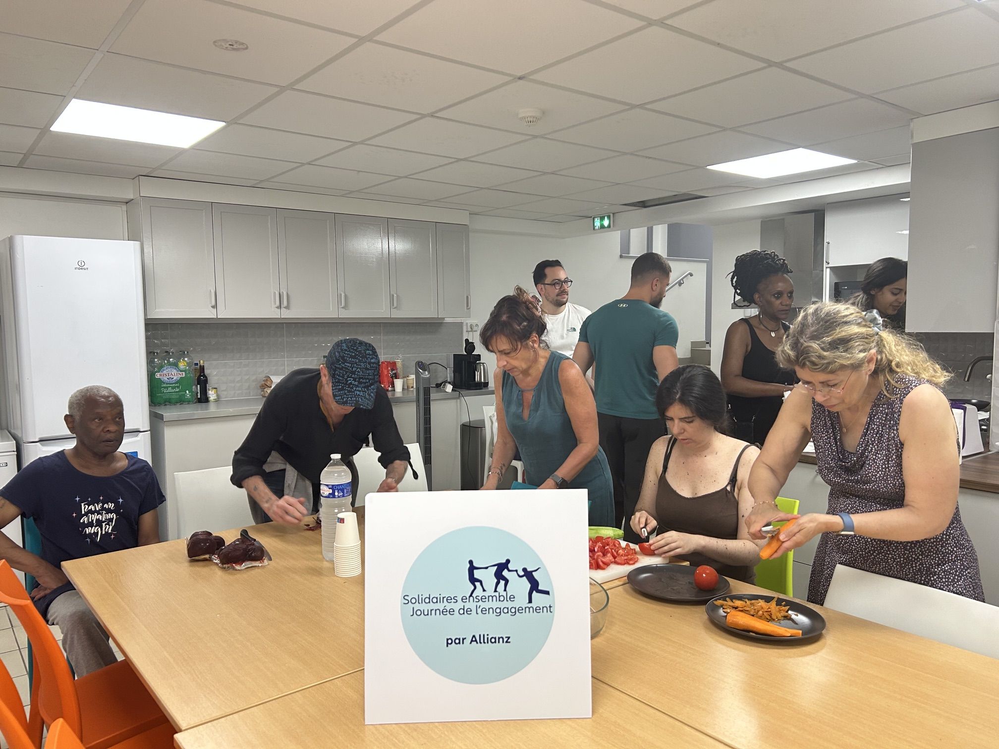 images/galerie_de_l_engagement/repas lors d_une action de creation de lien.jpg