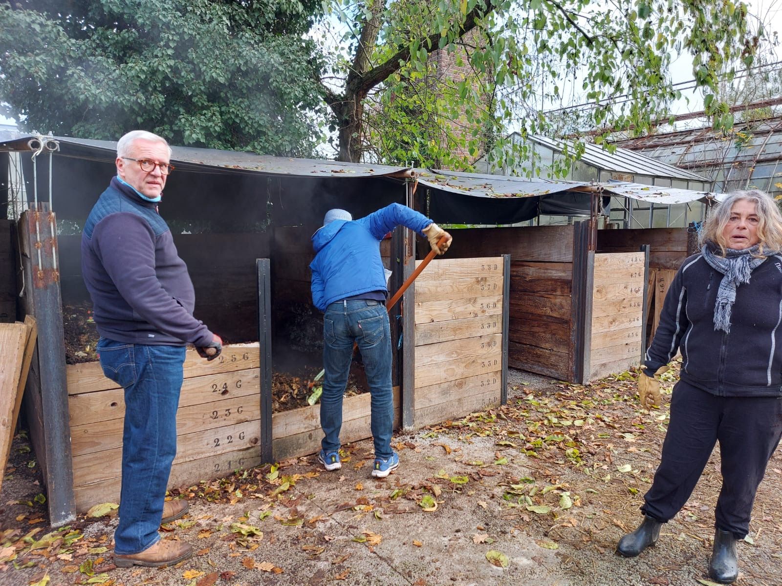 collaborateurs lors dune action de jardinage maraichage5