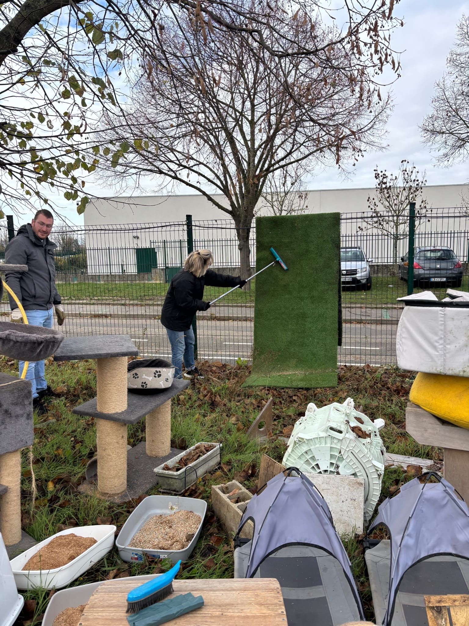 Collaborateurs lors d_une action renovation bricolage8